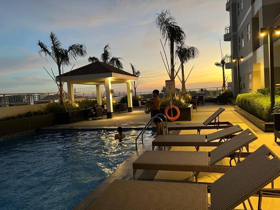 Beautiful 1bed condo Nr Airport, MOA, Makati, Bay Manila Exterior foto
